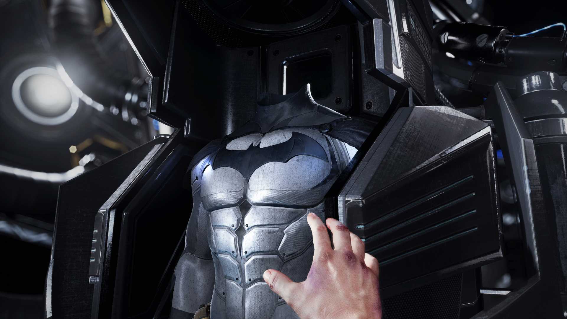 Batman_Arkham_VR_Taking_the_Suit_1475077723