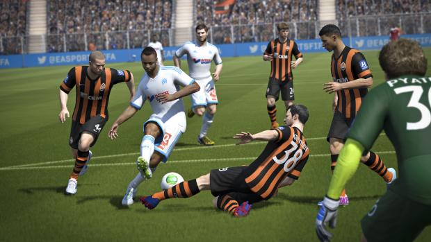 FIFA14_Xbox360_Shaktar_BlockedShot