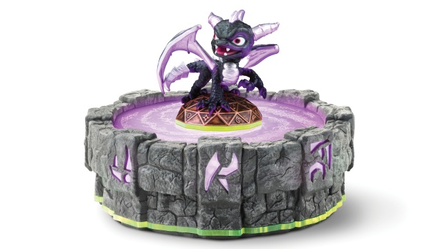 Skylanders-Spyro's-Adventure-Spyro-toy-on-the-Portal-of-Power