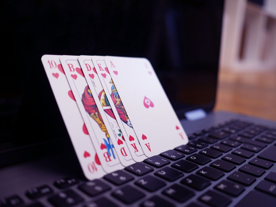 The Benefits of Playing Online Casino Games