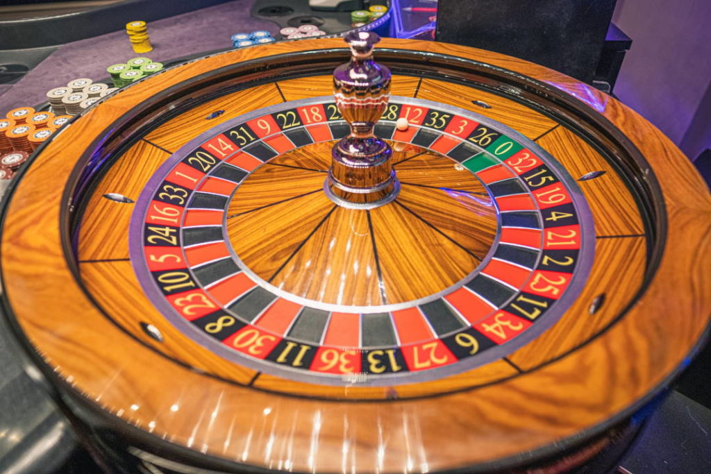 Top-5 online casino games you can win | GodisaGeek.com
