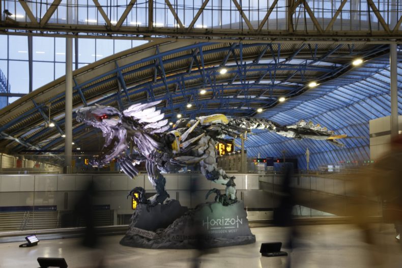 A Horizon Clawstrider has invaded Waterloo Station