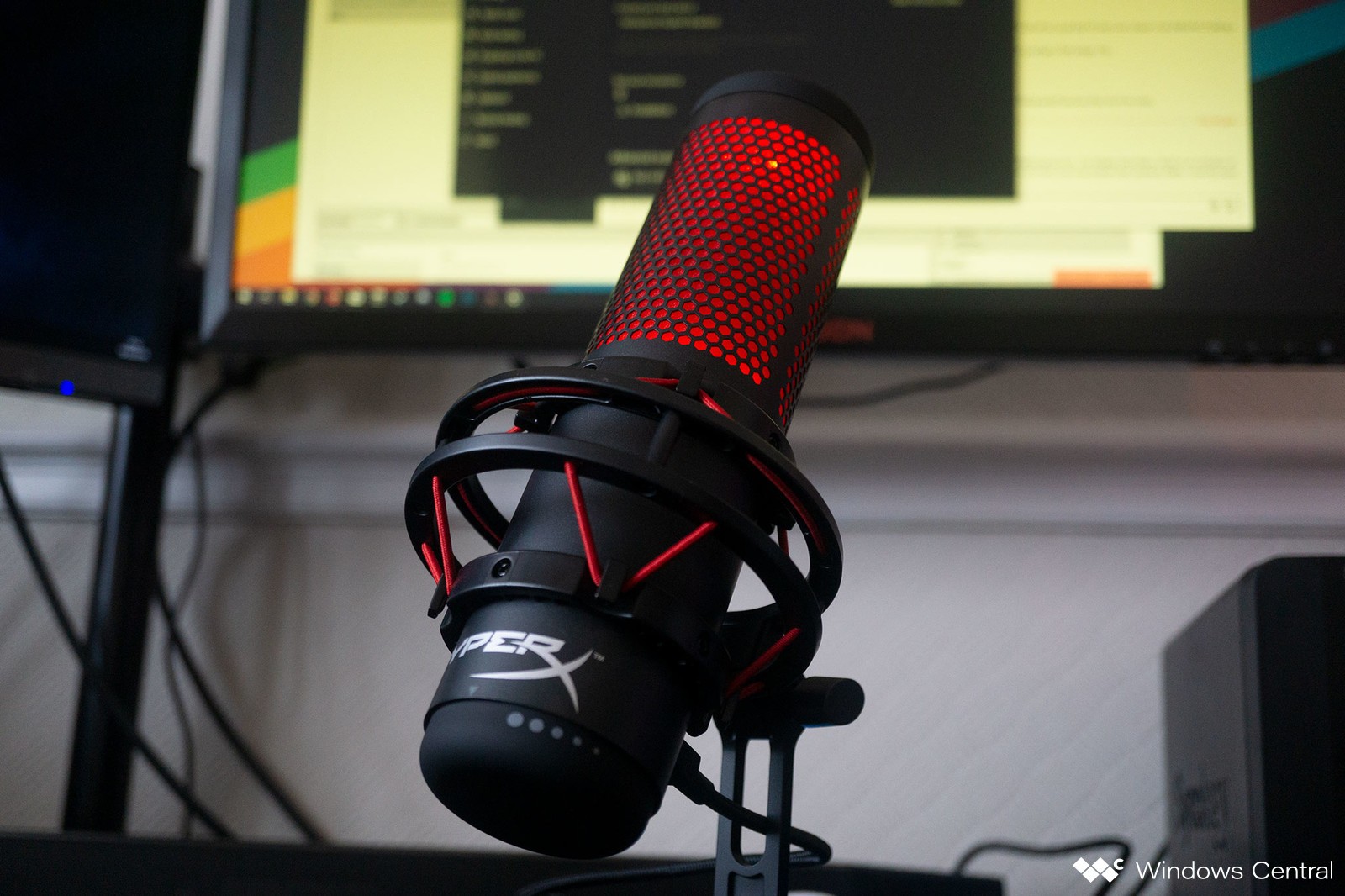 https://www.godisageek.com/wp-content/uploads/hyperx-quadcast-microphone.jpg